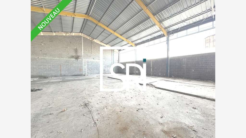 Entrepôt 314m² à Clermont-Ferrand ZA Le Brézet