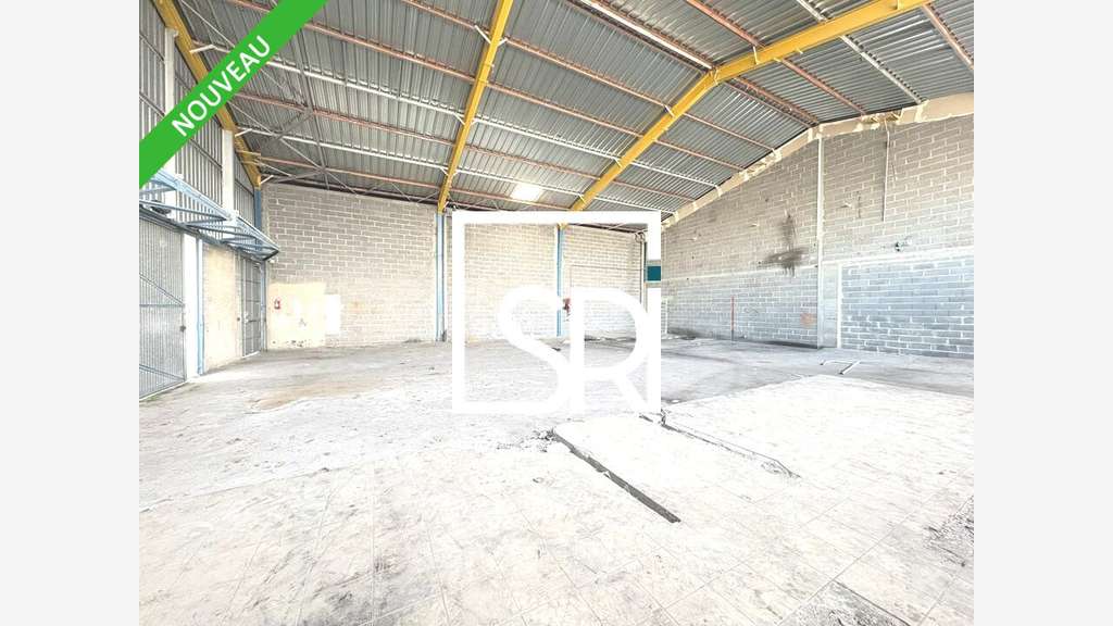 Entrepôt 314m² à Clermont-Ferrand ZA Le Brézet