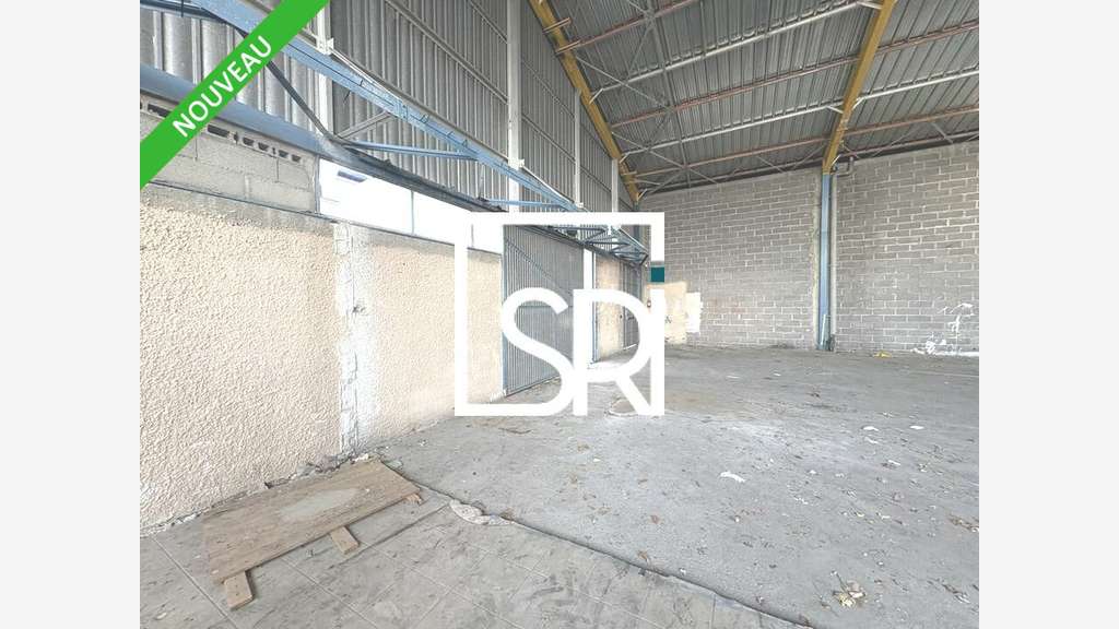 Entrepôt 314m² à Clermont-Ferrand ZA Le Brézet