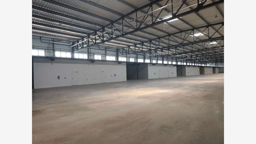 Locaux neufs 1553m² à louer à Clermont-Ferrand