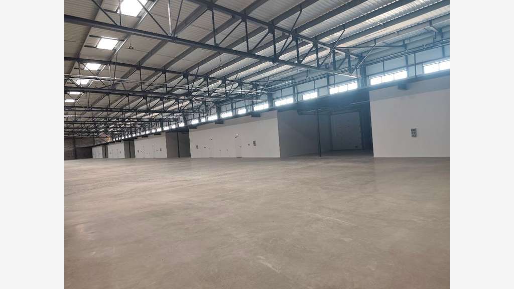 Locaux neufs 1553m² à louer à Clermont-Ferrand
