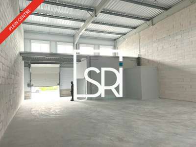 Entrepôt 384m² à Clermont Ferrand A71 / A75