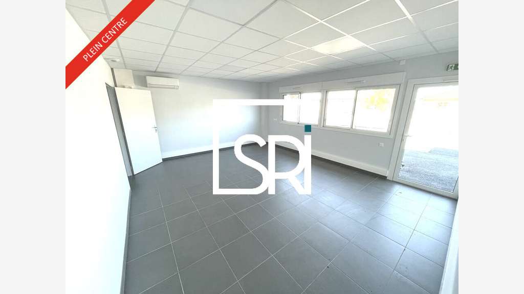 Entrepôt  384m² à Clermont Ferrand A71 / A75