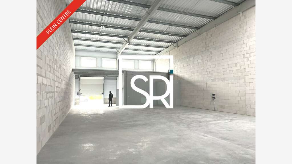Entrepôt  384m² à Clermont Ferrand A71 / A75