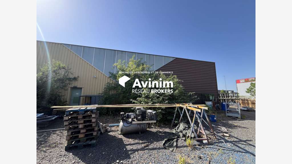 A louer local industriel 400m² zone des Gravanches