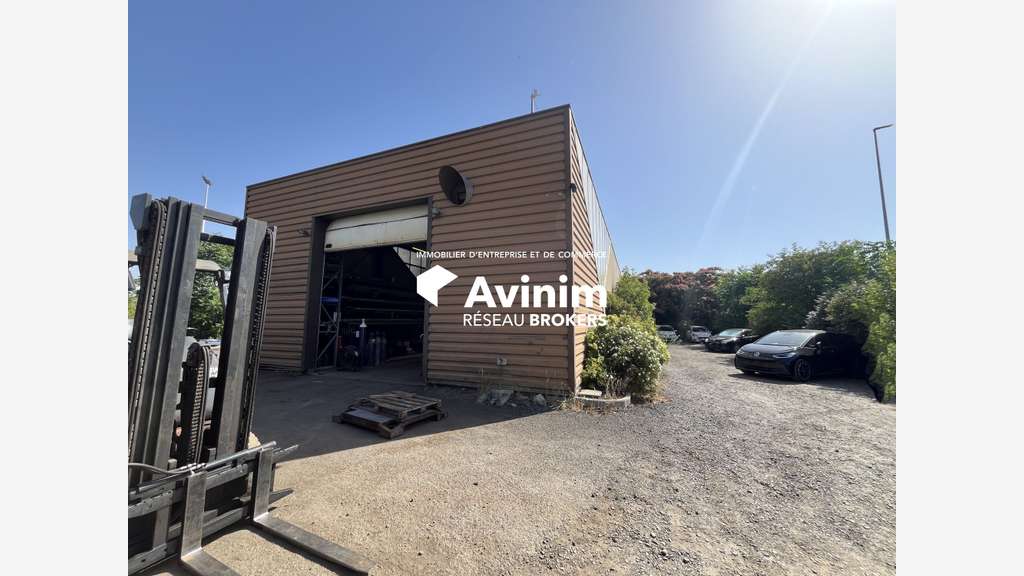 A louer local industriel 400m² zone des Gravanches