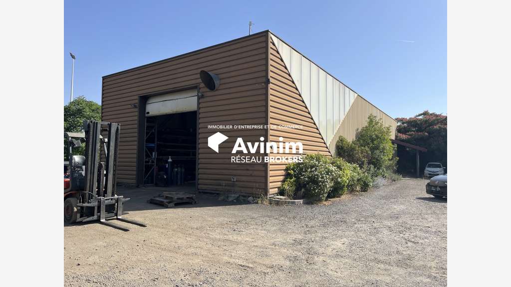 A louer local industriel 400m² zone des Gravanches