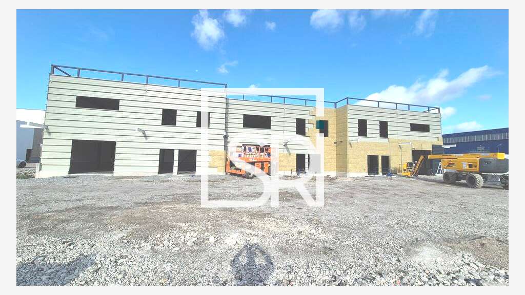 Local d'activité 918m² à louer à Clermont Ferrand