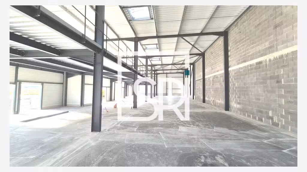 Local d'activité 918m² à louer à Clermont Ferrand