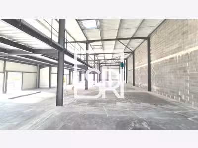 Local d'activité 918m² à louer à Clermont Ferrand