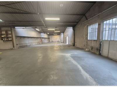 Je vous propose à la location un entrepôt de 236 m
