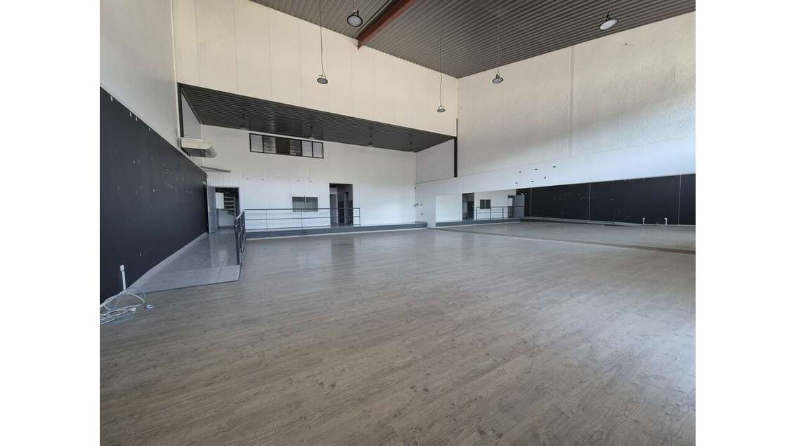 Local d'activité 260m² à louer ZI de Codognan