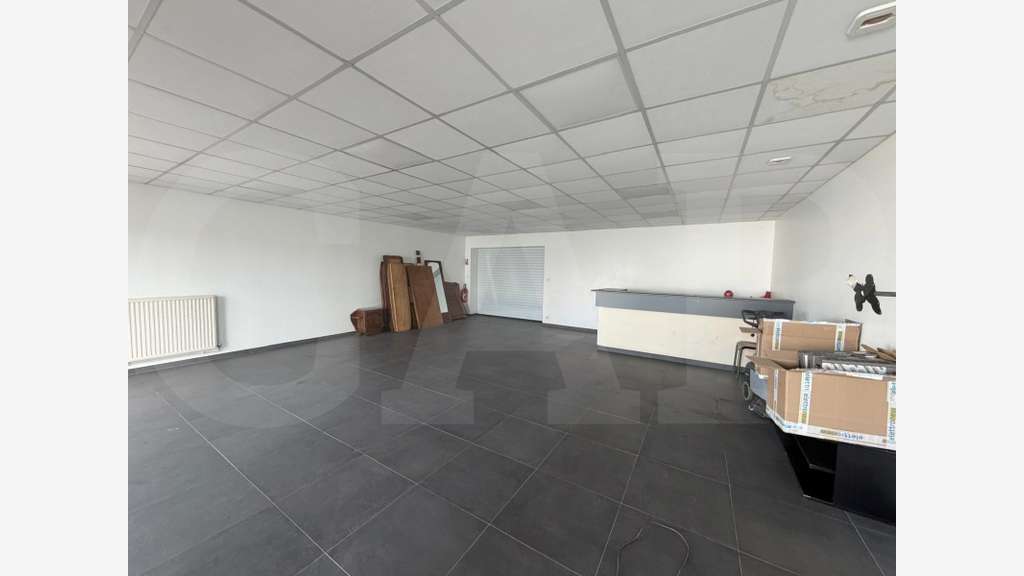 A louer local d'activité bureaux 880m² à Coëtmieux