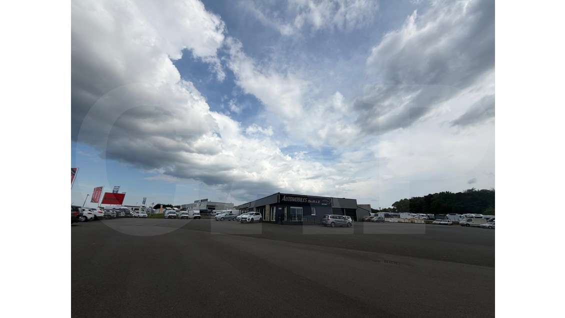 À LOUER – LOCAL D'ACTIVITÉ DE 880M² À COËTMIEUX. V