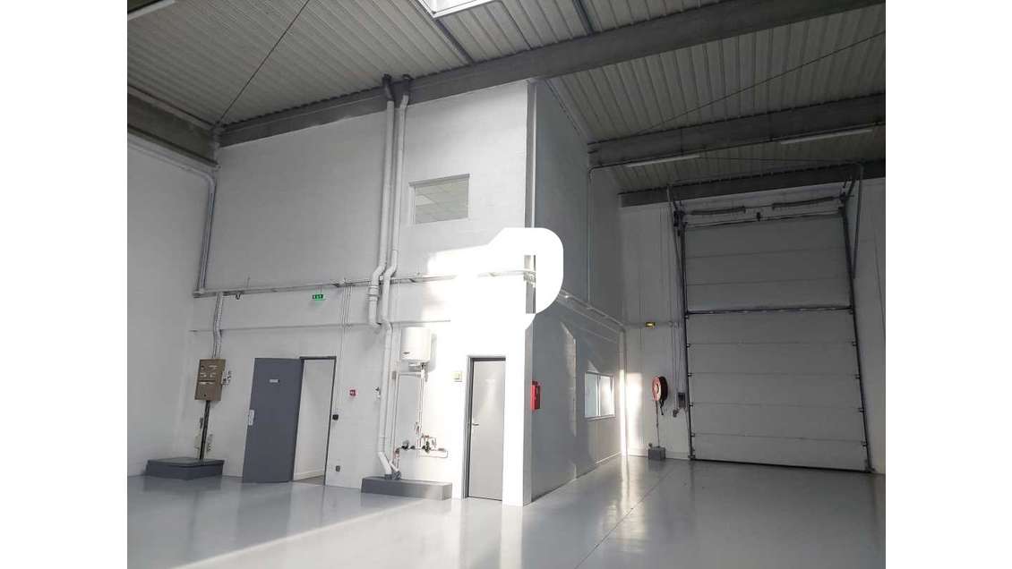 A louer local d'activité 1314m² en za à Coignières