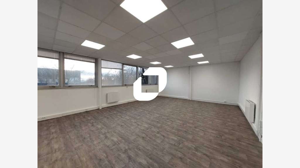 A louer Local d'activité 406m² Coignieres