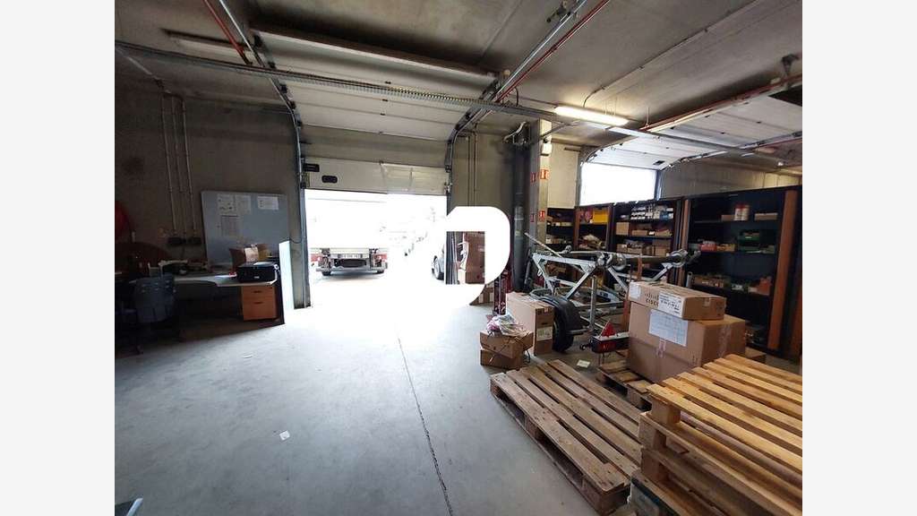 A louer Local d'activité 714m² Coignieres