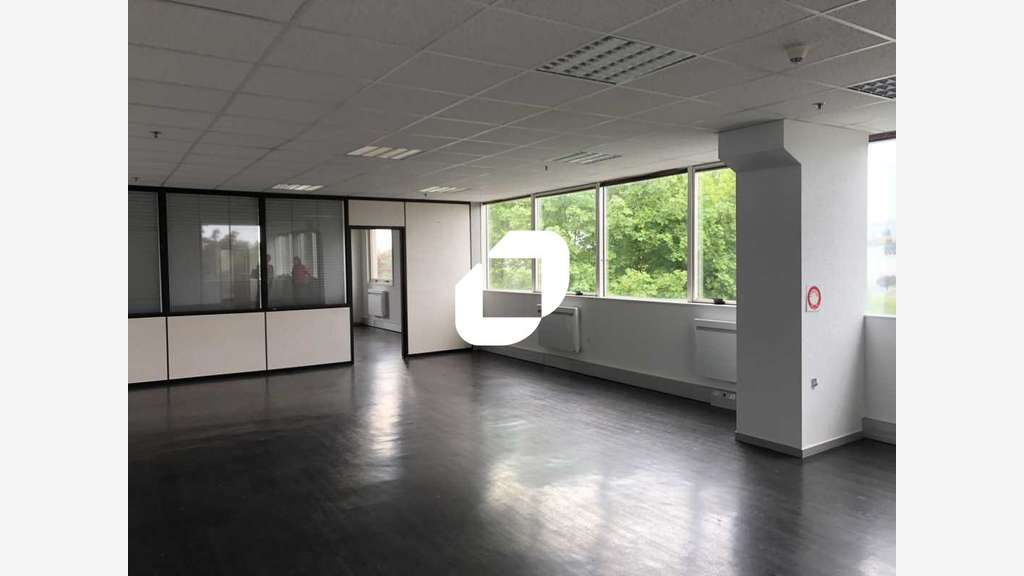 A louer Local d'activité 714m² Coignieres