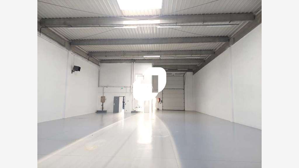 A louer Local d'activité 882m² Coignieres