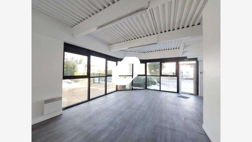 A louer Local d'activité 882m² Coignieres