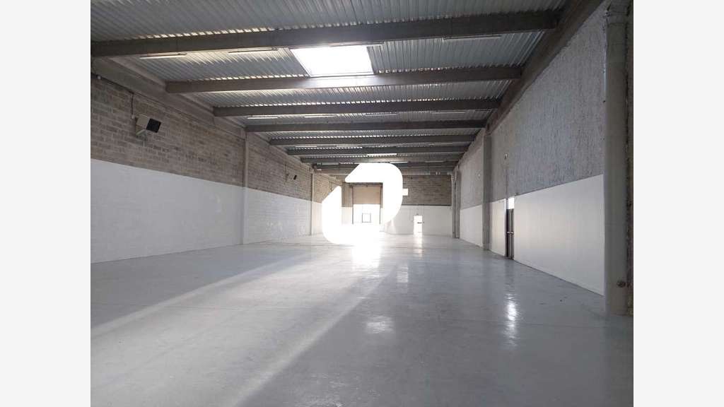 A louer Local d'activité 882m² Coignieres