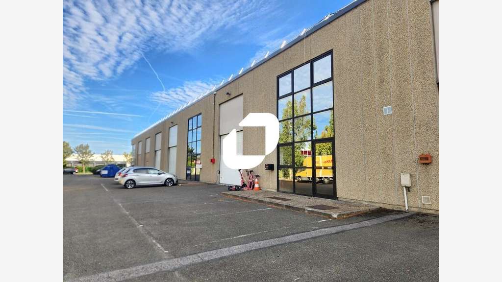 A louer Local d'activité 882m² Coignieres