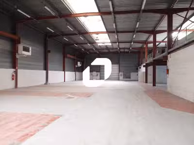 A louer Local d'activité 1726m² Coignieres