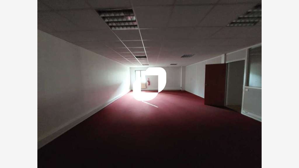 A louer Local d'activité 1726m² Coignieres