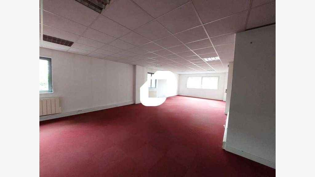 A louer Local d'activité 1726m² Coignieres
