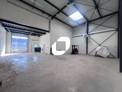 Location Locaux d'activités - Entrepôts à Collégien