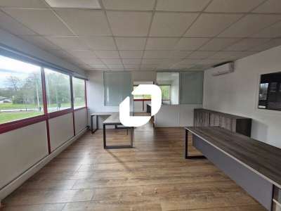 Location Locaux d'activités - Entrepôts à Collégien