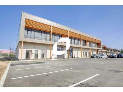 Location Locaux d'activités - Entrepôts à Collégien