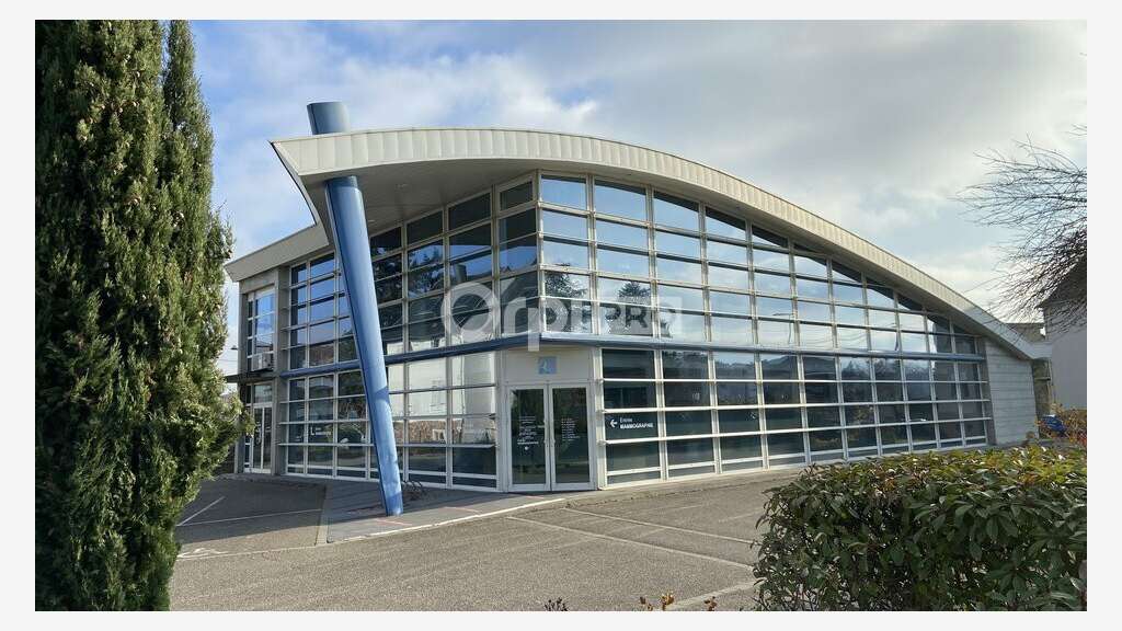 Local professionnel 670m² à louer à Colmar
