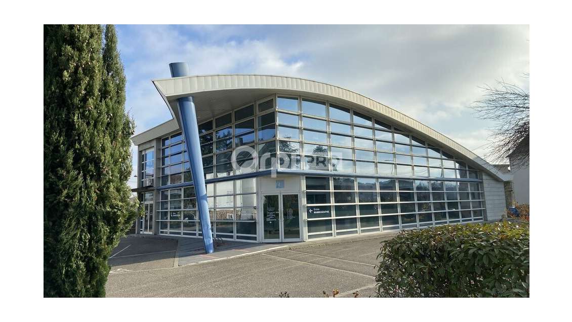 Local professionnel 670m² à louer à Colmar