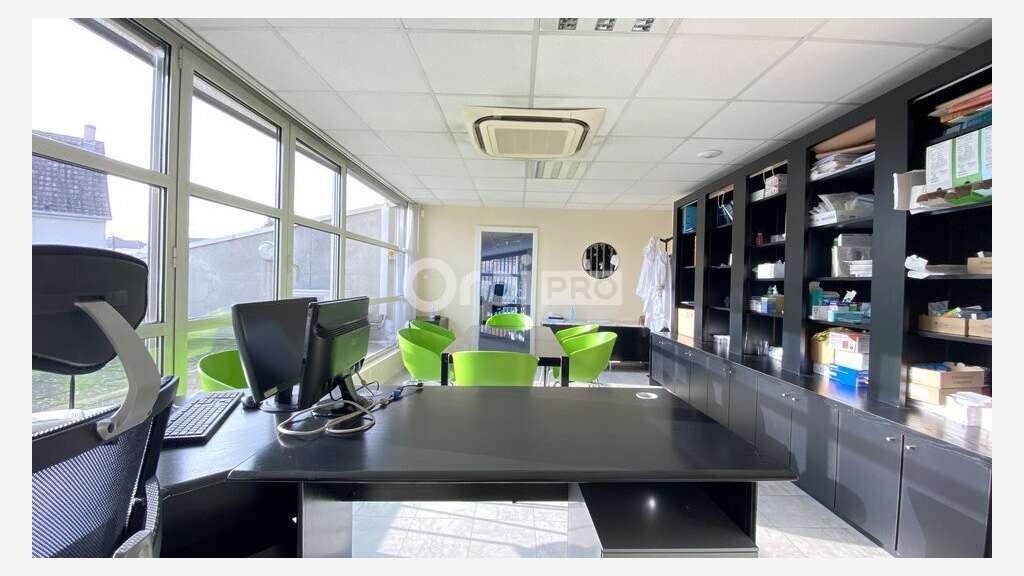 Local professionnel 670m² à louer à Colmar