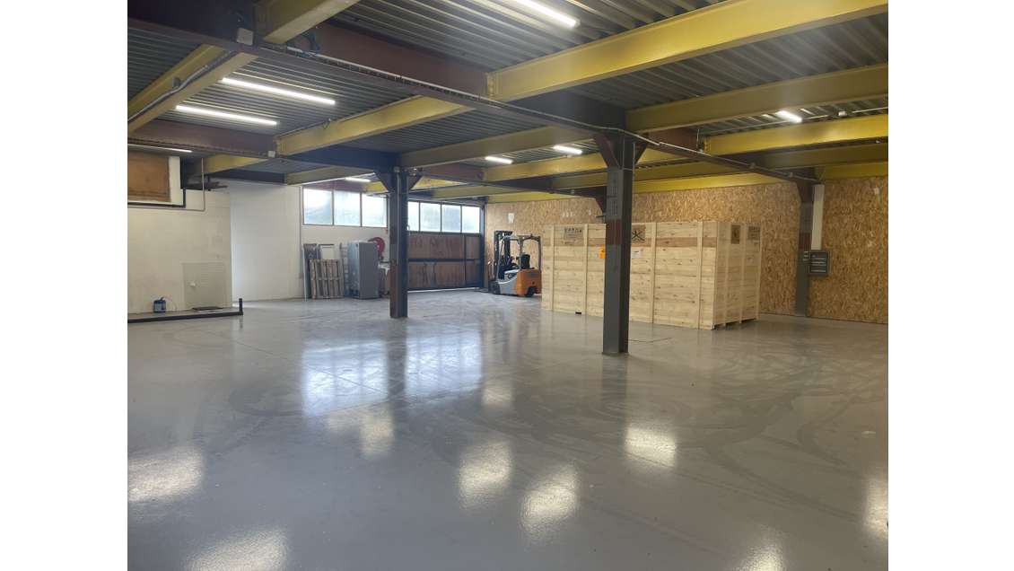 A louer entrepôt 600m² proche autoroute St Blaise