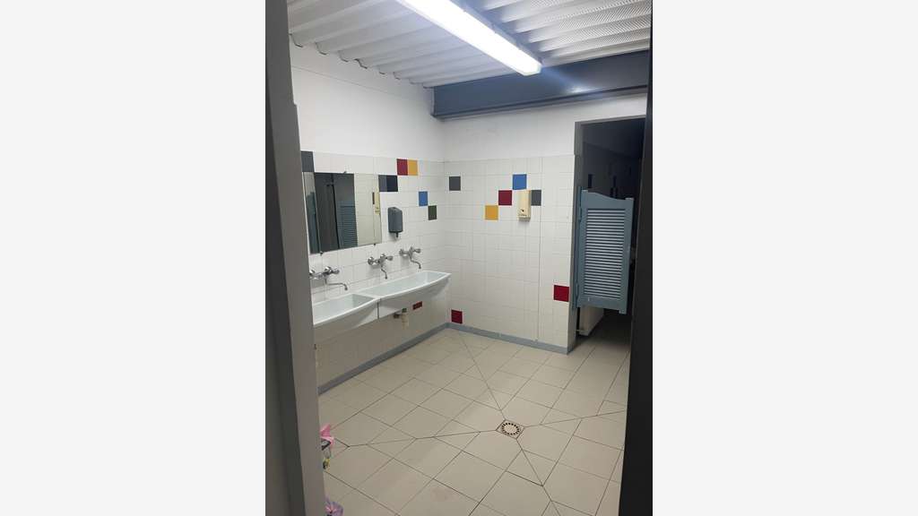 A louer entrepôt 600m² proche autoroute St Blaise