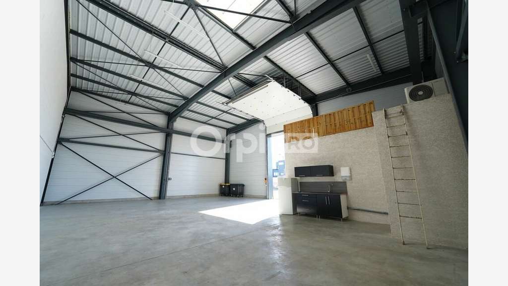 A louer local d'activité 180m² Colombier-Saugnieu