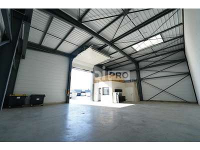 Location Locaux d'activités - Entrepôts à Colombier-Saugnieu