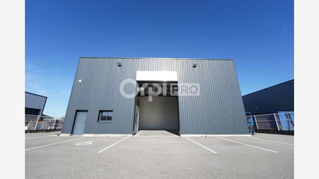A louer local d'activité 180m² Colombier-Saugnieu
