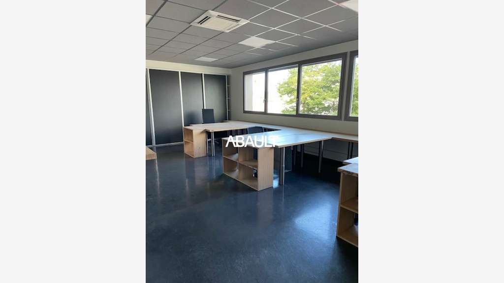 A louer bâtiment neuf mixte 900m² à Colomiers