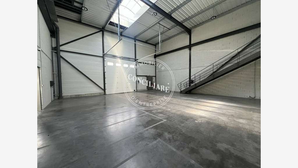 Entrepôt 600m² à louer à Colomiers En Jaccca