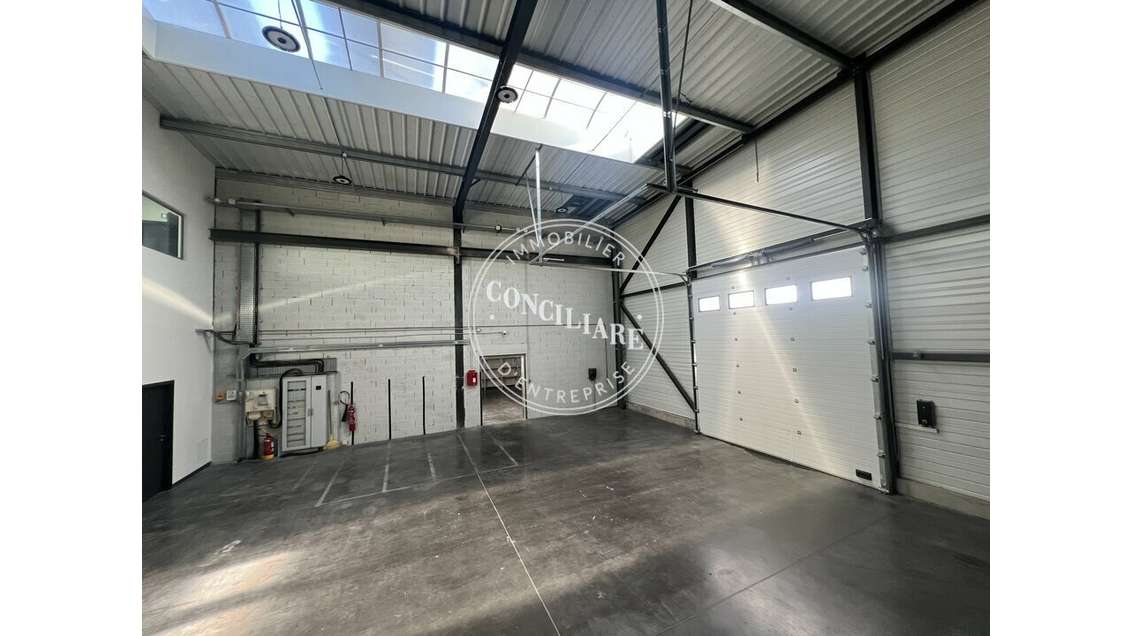 Entrepôt 600m² à louer à Colomiers En Jaccca