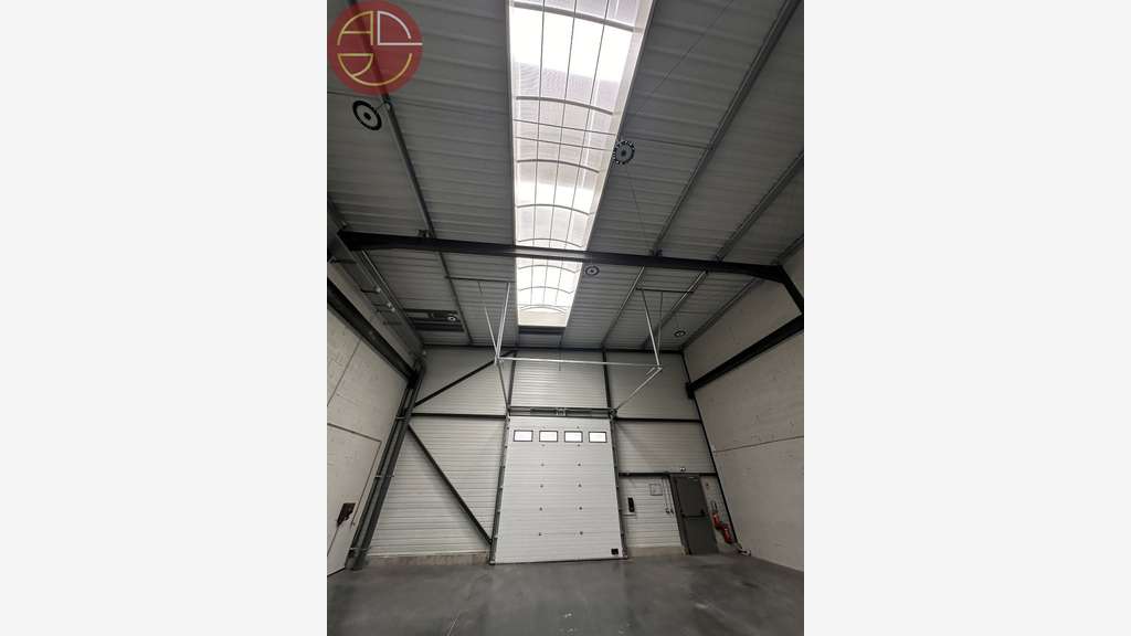 A louer entrepôt récent 650m² à Colomiers