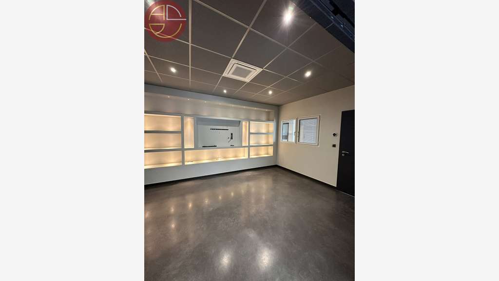 A louer entrepôt récent 650m² à Colomiers