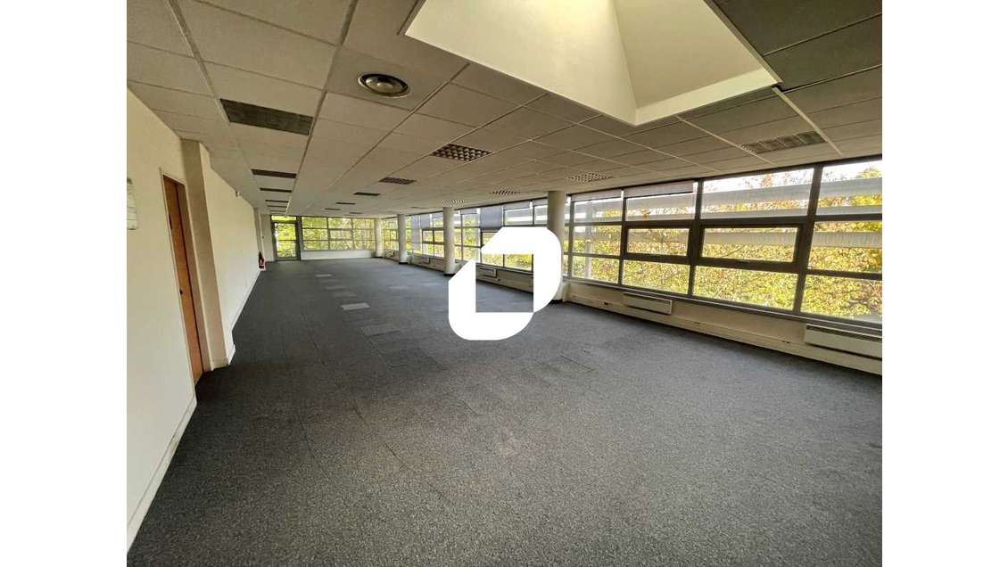 A louer Local d'activité 3403m² Combs la ville