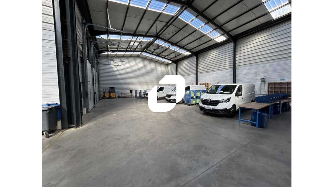 A louer Local d'activité 869m² Combs la ville