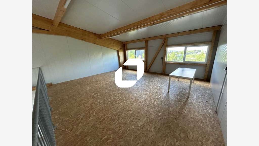 A louer Local d'activité 142m² Combs la ville