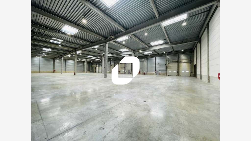 A louer Local d'activité 3403m² Combs la ville