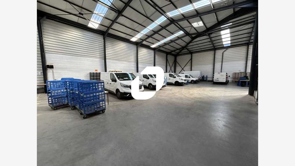 A louer Local d'activité 869m² Combs la ville